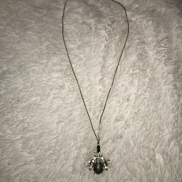 ***Sold***Vintage gold Gucci Bee Charm 30in chain - Picture 2 of 3